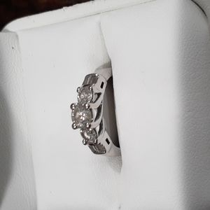 14 K White Gold 7 Diamond Band